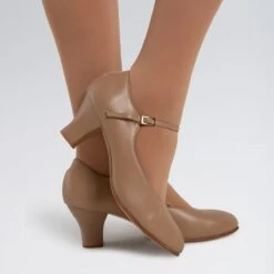 Capezio Mia 2" Character Shoe -Revolution Sale Store cz833 car 5